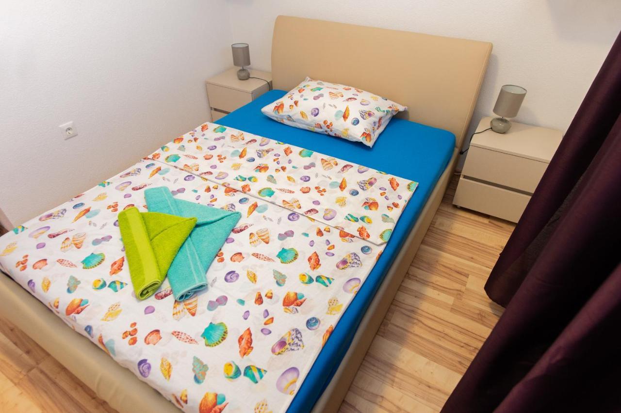 Apartments Villa Monique Рогозница Екстериор снимка