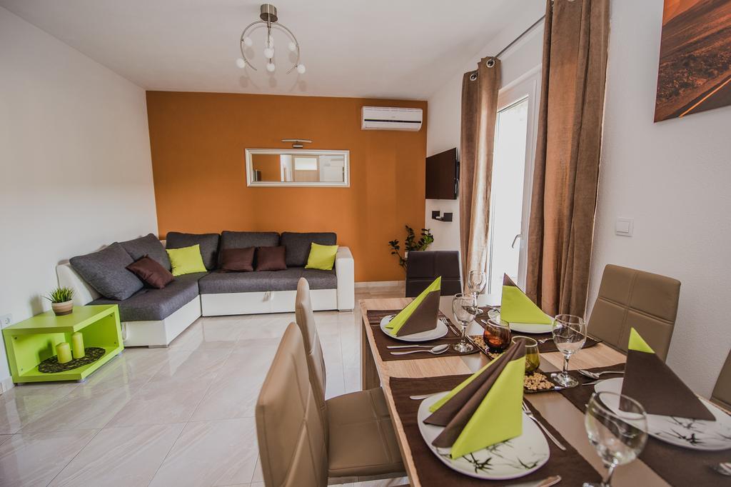 Apartments Villa Monique Рогозница Стая снимка