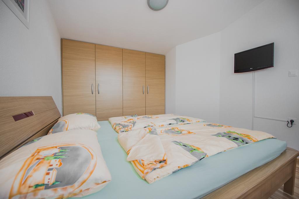 Apartments Villa Monique Рогозница Стая снимка