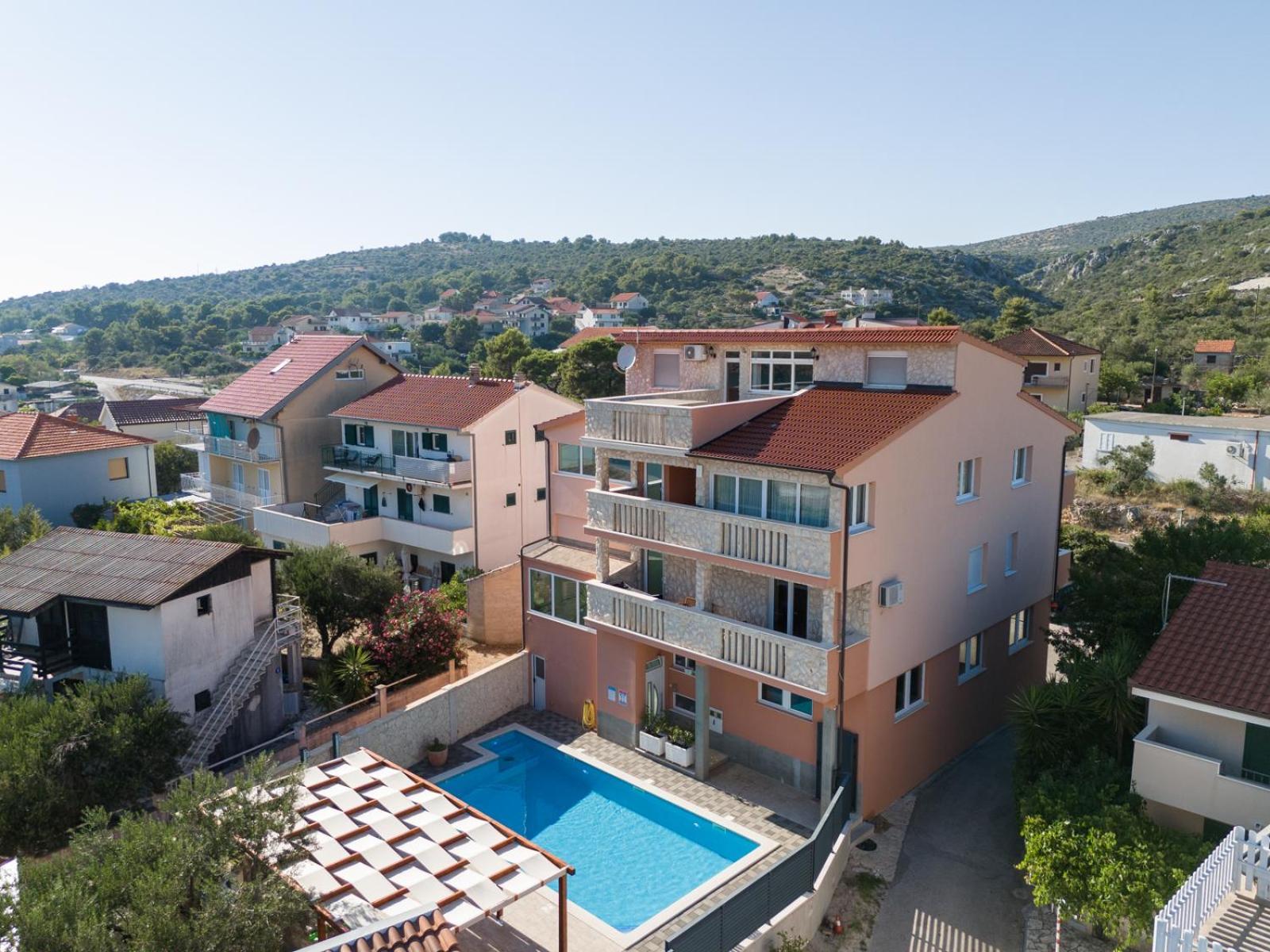 Apartments Villa Monique Рогозница Екстериор снимка