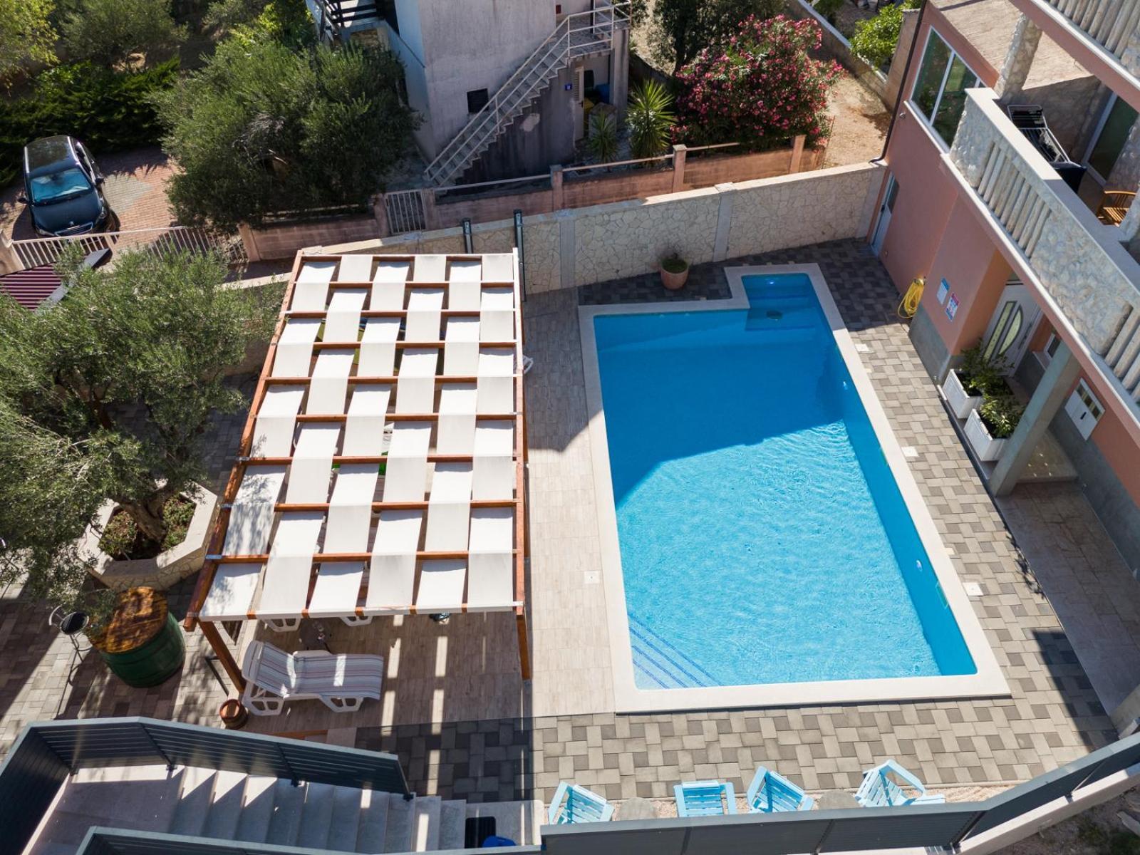 Apartments Villa Monique Рогозница Екстериор снимка