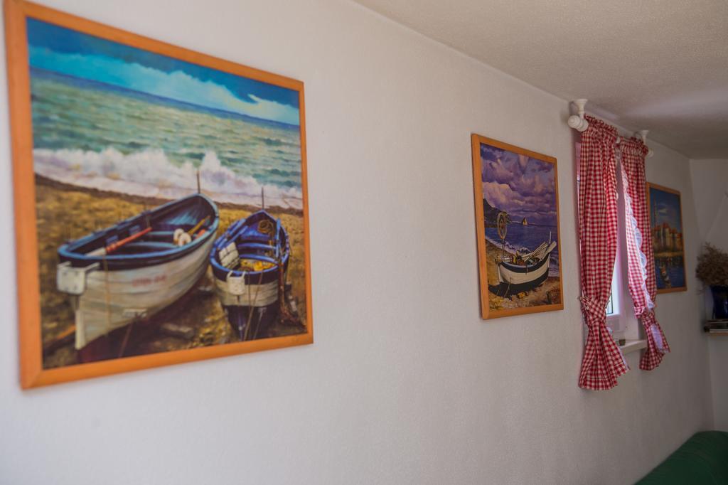 Apartments Villa Monique Рогозница Екстериор снимка