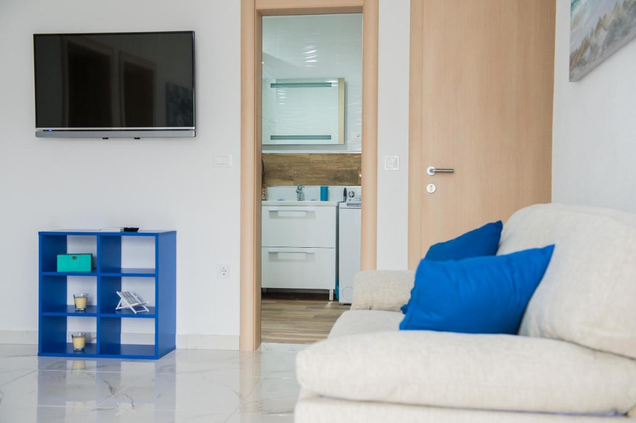 Apartments Villa Monique Рогозница Екстериор снимка
